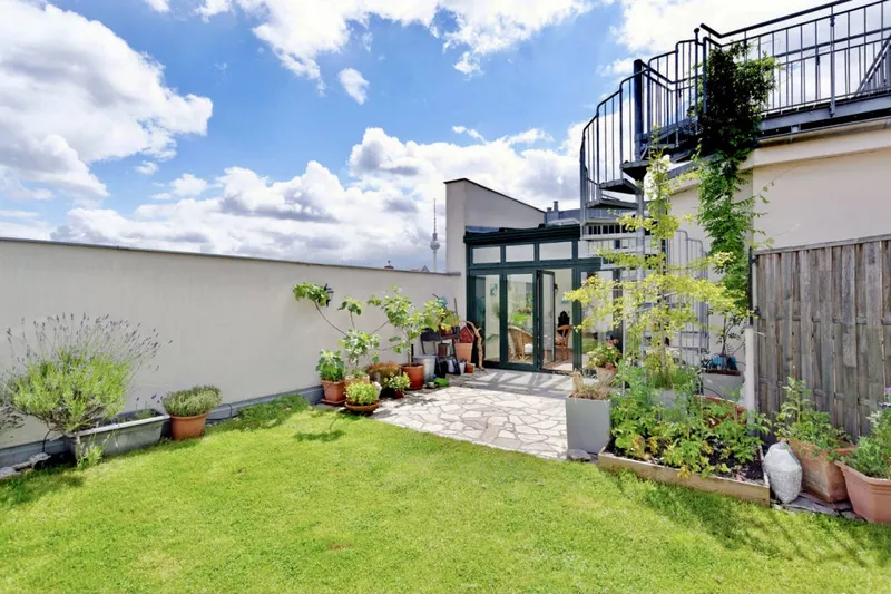 Penthouse mit Wintergarten, Garten und Dachterrasse! Befristet auf 2-3 Jahre! — photo 1